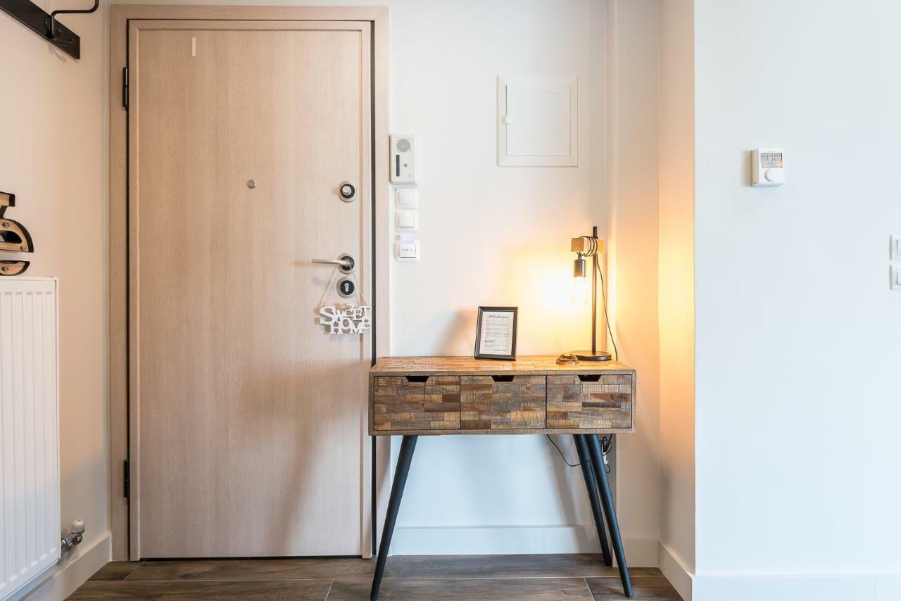 "Sunbow Olive"- Boutique Apartment In Dowtown Athena Bagian luar foto